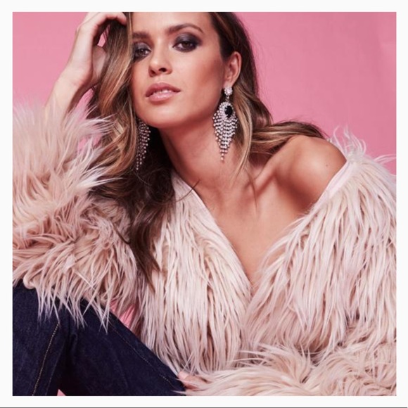 Lioness faux fur statement jacket - Picture 2 of 8